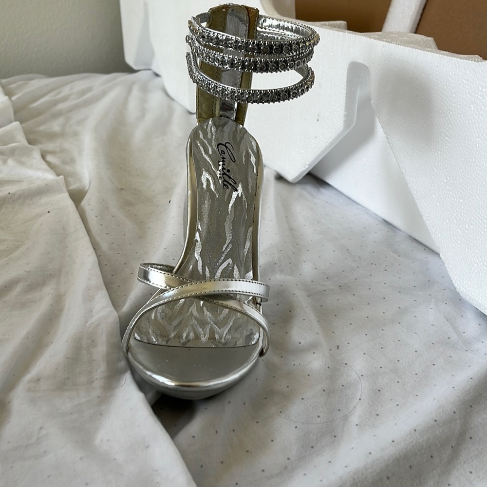 Size 7 and a half Camille